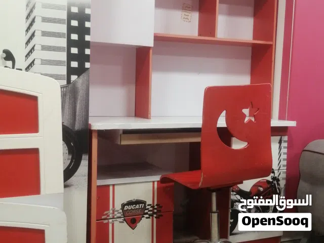غرفه نوم شباب تخت مفرد ونص مكتب مكتبه كمدينه. صناعه اجنبيه بحال الوكاله