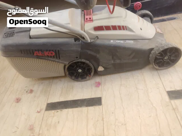 مكينة عشب كهربائية