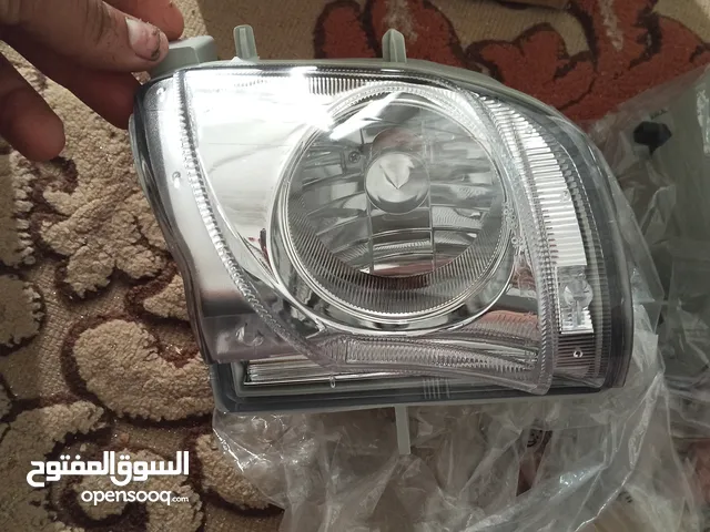 كشافات لكسز