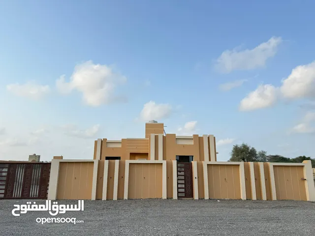 منزل للبيع في صحم / المرفع مع امكانية سداد القروض الشخصية.