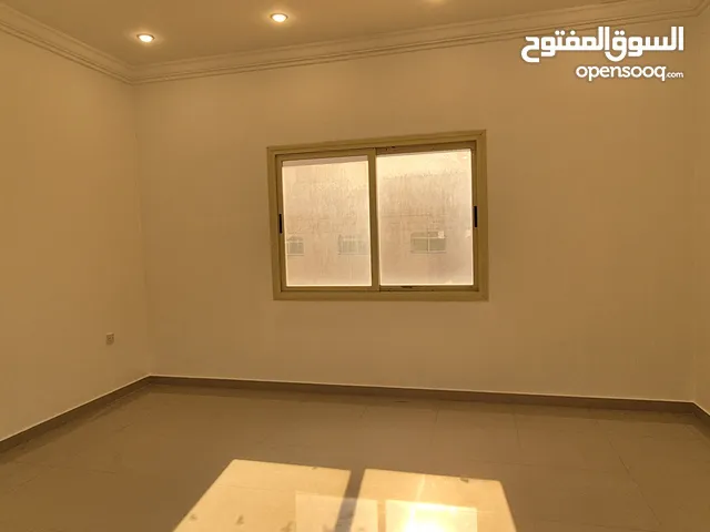 200 m2 3 Bedrooms Apartments for Rent in Hawally Salwa