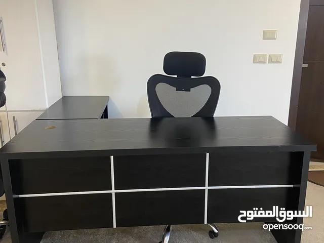 للبيع بداعي السفر استخدام عرسان بسيط جلاي + غسالة+مكتب مدير