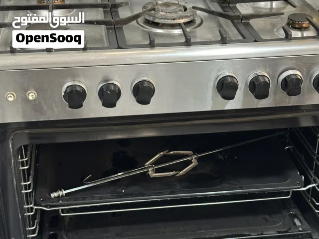 فرن للبيع نظيف وقليل الاستخدام