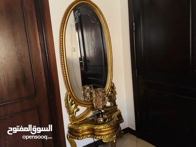 للبيع مراية مدخل للبيت او لغرفة الضيوف + بوفيه أنيق لغرفة. الضيوف