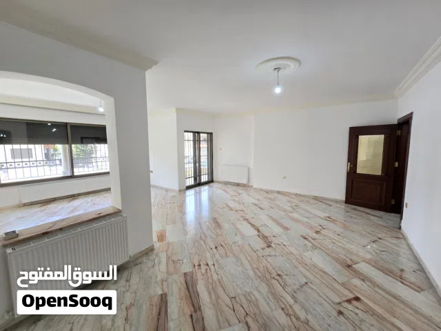 ام اذينه شقة طابقيه 350 متر مكونه من 4 نوم 2 ماتسر للإيجار الفارغ