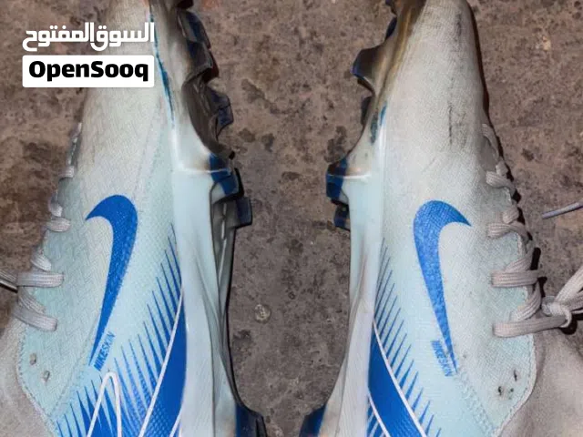 39.5 Sport Shoes in Southern Governorate