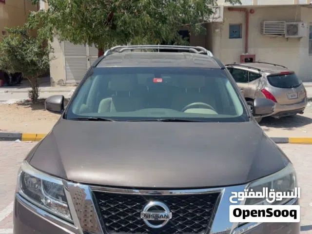 2013 نيسان باثفايندر XE