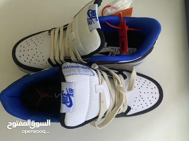 40 Sport Shoes in Baghdad