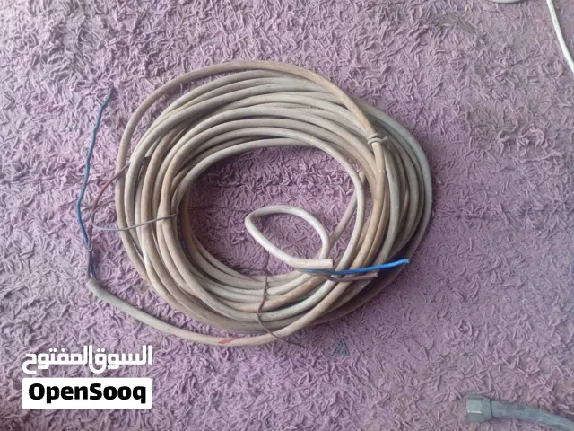 متوفر خيط ضي مطول بحاله جيده طوله يتراوح ما بين 30 40 متر