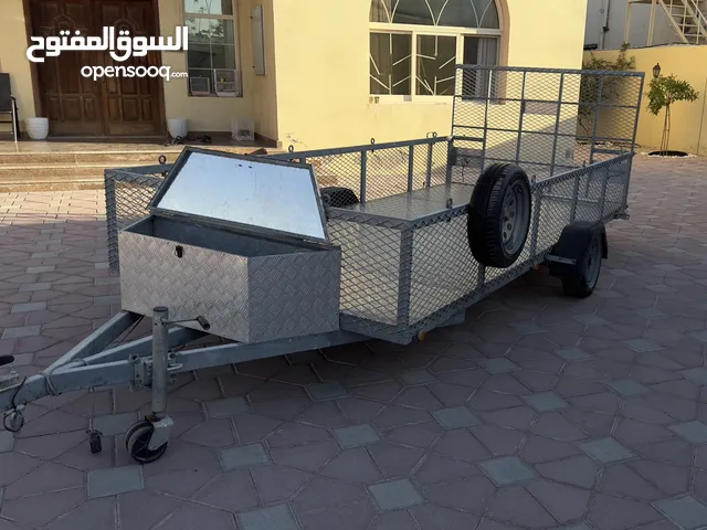 قالوصه / مقطوره للبيع (استعمال مرتين) قابل للتفاوض مع مادة القالفنايز التي تعتبر ضد الصدى