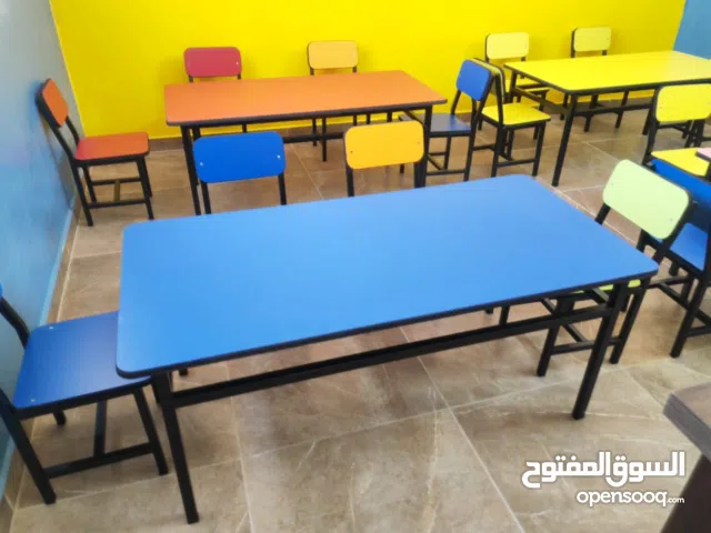 طاولة خشب ارضيات حديد للمدارس للروضات