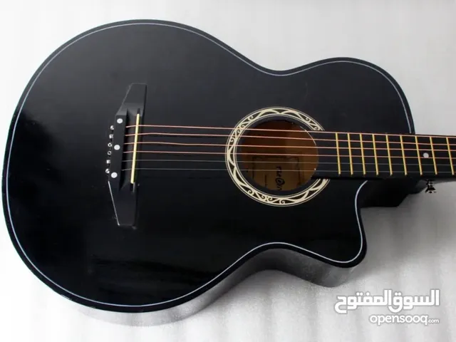 قيتار للبيع مو مستخدم إلا شهر نظيف و أوتاره صاحيه