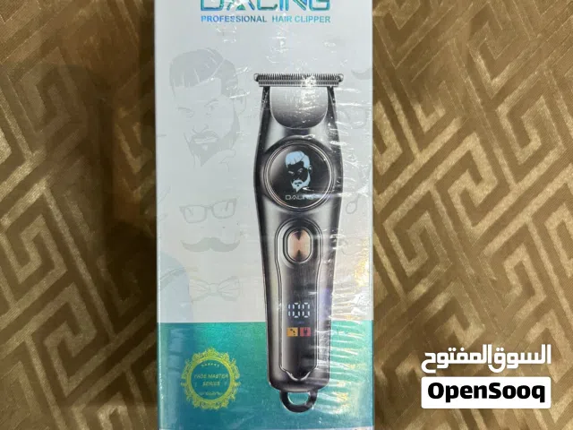 مكينة حلاقة ناعمة مع عدد 4 شفرات مقاسات مختلفة