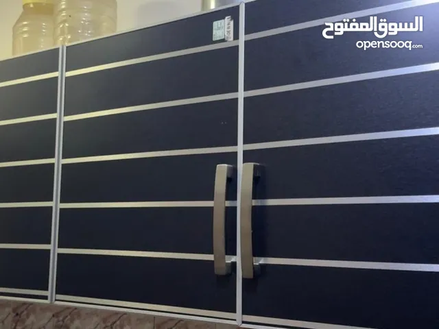 كبتات مطبخ بحالة جيدة