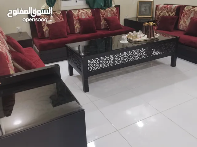 للبيع جلسه مغربية خشب بحريني نظيفه تتسع حق 14 شخص