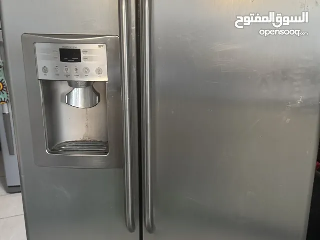 ثلاجه مع فريزر