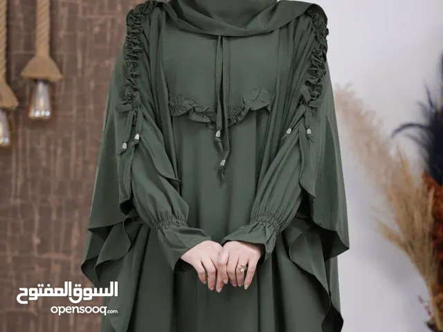 عباية موديل 2025 ساترة فضفاضة قماش حرير المدينة بمقاسات متعددة وألوان زاهية