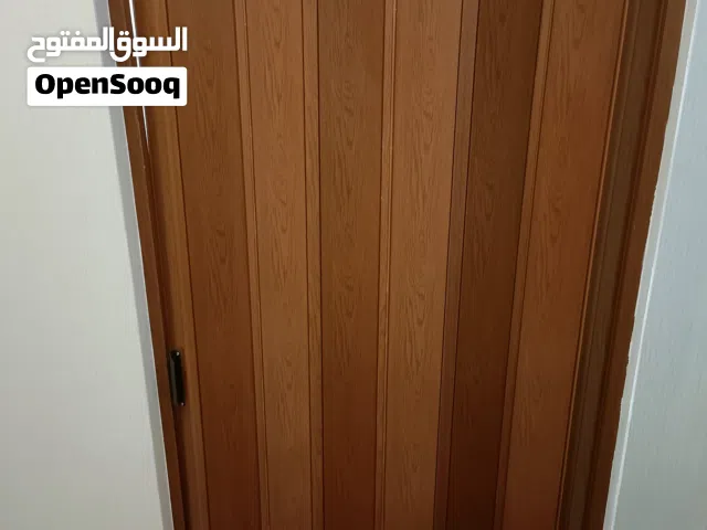 ابواب داخليه ل الغرف عدد7 للبيع بحالة ممتازة