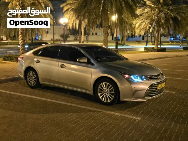 2013 تويوتا افالون Limited