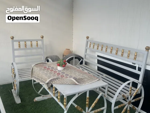 كراسي  مستعملات مع طاوله بحاله ممتازه