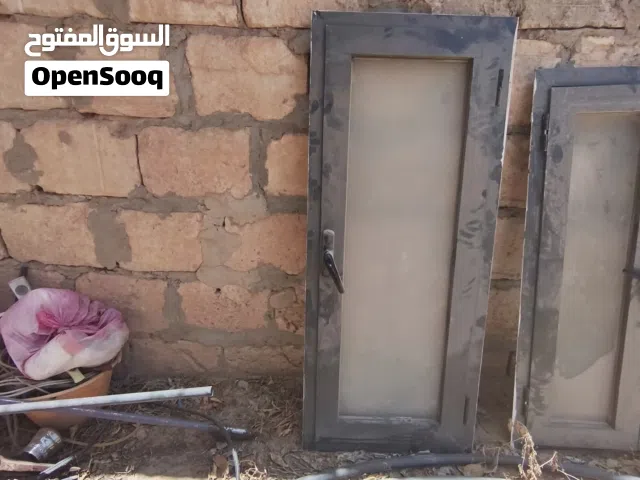 السلام عليكم ورحمه الله وبركاته يوجد نوافد الله يبارك السعر مليح