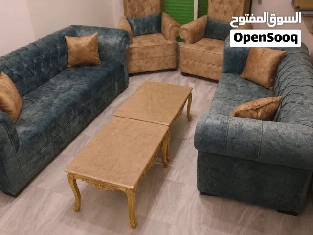 طقم كنب كورنر مع طاولتين رخام أصلي للبيع
