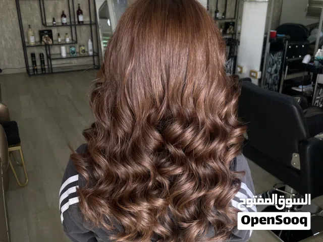 صالون تجميل للبيع بكامل معداته في وسط طبربور ويعمل بشكل جيد جدا مع دخل شهري جيد جدا