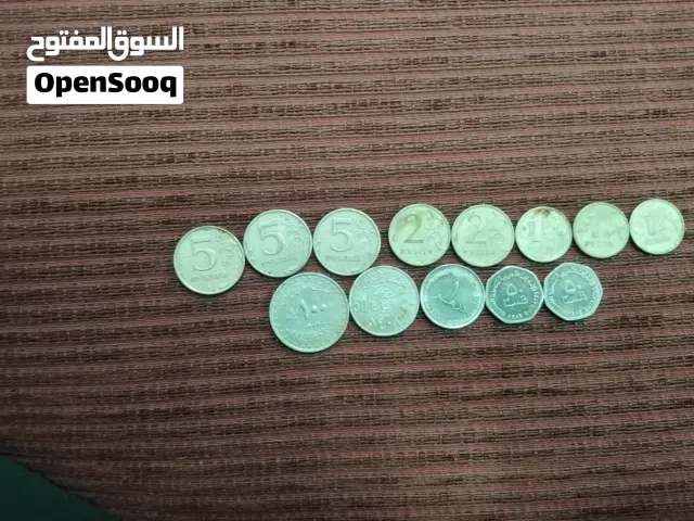 للبيع عملات معدنية من دول مختلفة