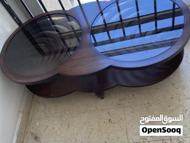 طاولة غرفة ضيوف