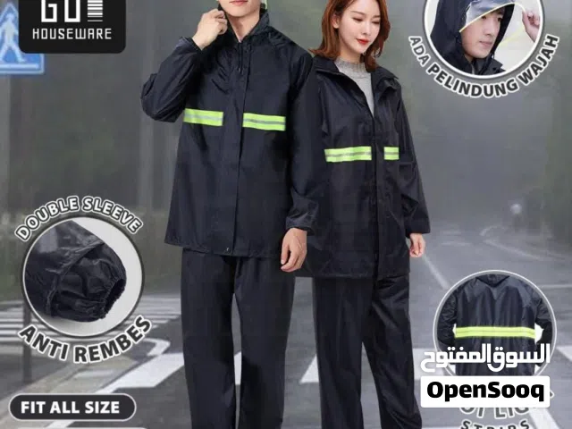 هذه البدلات ليست مجرد وسيلة للحماية من البلل، بل هي أدوات متعددة الاستخدامات