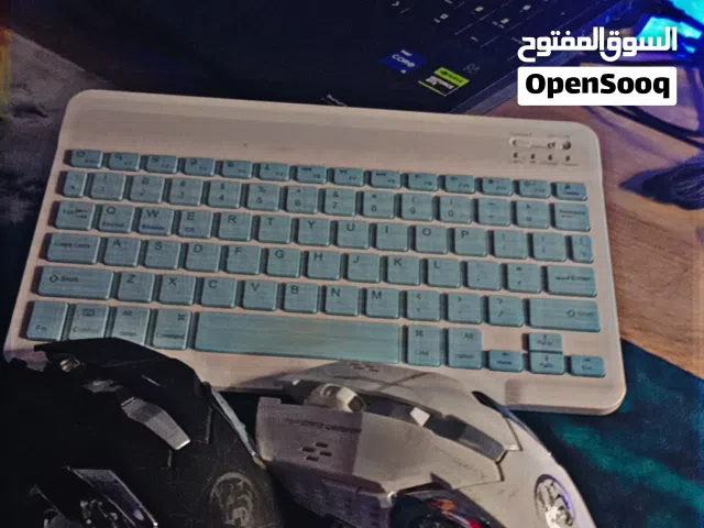 كيبورد مكتبي  أو ماوسات قيمنق نفس النوع ابيض واسود