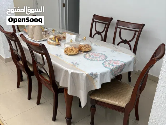 طاولة طعام