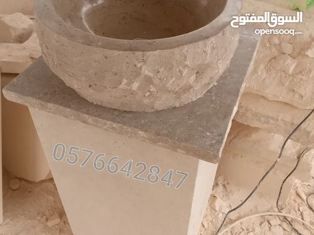 مغسلة يد مصنوعة من الحجر الطبيعي