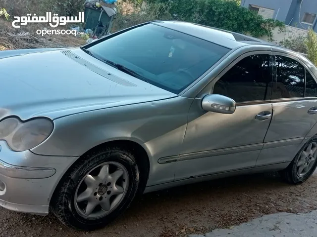مرسيدس بونز C220 2003