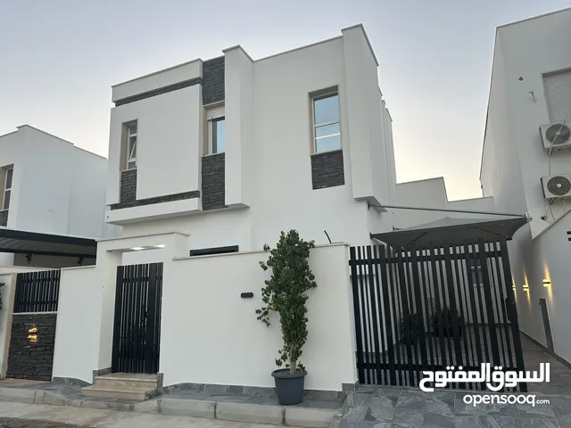 214 m2 4 Bedrooms Villa for Sale in Tripoli Al-Serraj