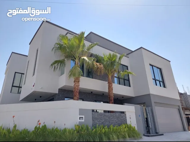 551 m2 5 Bedrooms Villa for Sale in Northern Governorate Saar