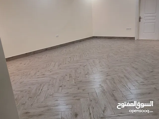 فيلا للإيجار في الظاهر 3