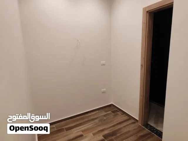 شقة 221م للبيع بـ 3,600,000 جنيه بس   الدور التالت + أسانسير شغال   3 غرف نوم + 3 حمام + ريسبشن كبير