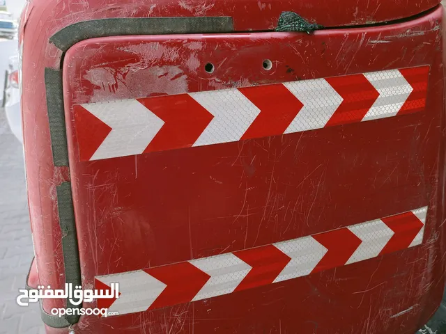 للبيع صندوق سيكل هوندا مع حامل