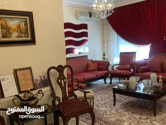 200 m2 4 Bedrooms Apartments for Sale in Amman Khalda