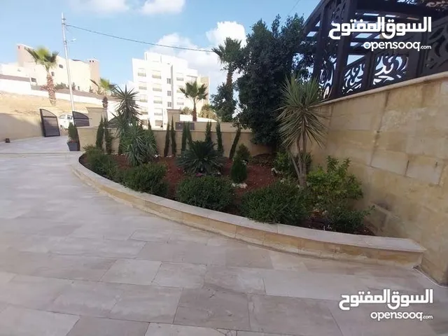 270m2 3 Bedrooms Apartments for Sale in Amman Abdoun