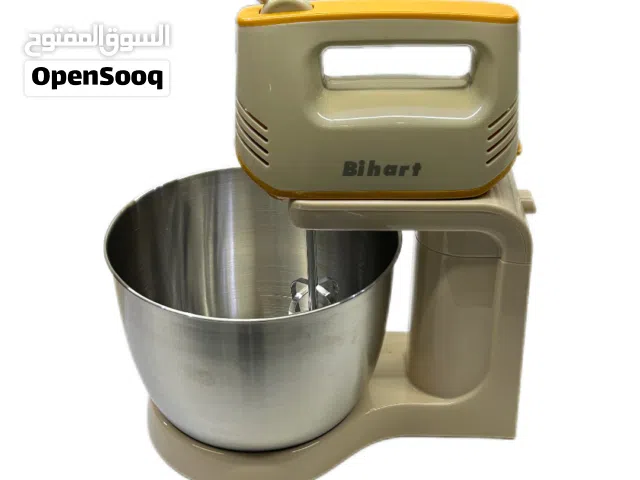 يعمل كخلاط يدوي أو مع الوعاء المرفق.