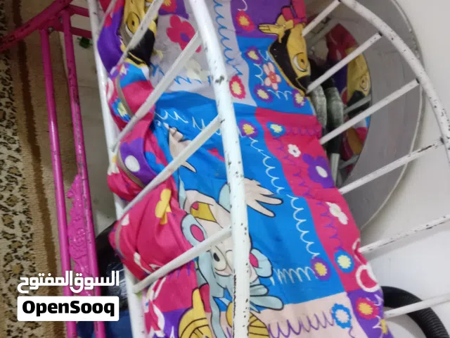 سرير بيبي هزاز ومكنسه كهربا