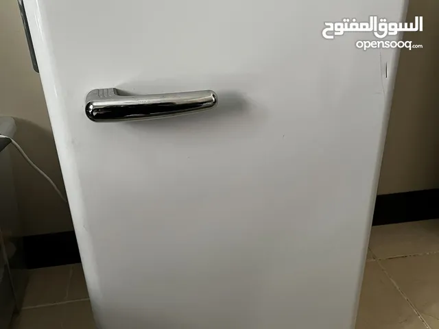 ثلاجة بحالة جيدة مايديا للبيع