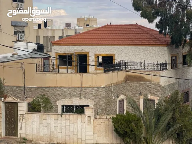 310 m2 More than 6 bedrooms Townhouse for Sale in Zarqa Al Zarqa Al Jadeedeh