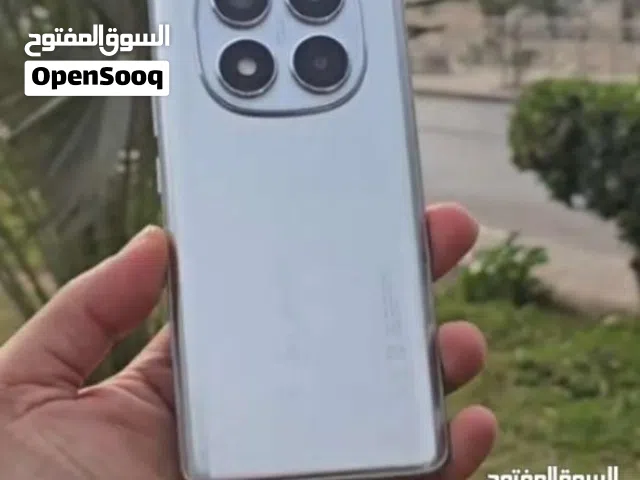 موبايل x7 صارلي شهر 256 كامله ملحقاته مراوس باايفون