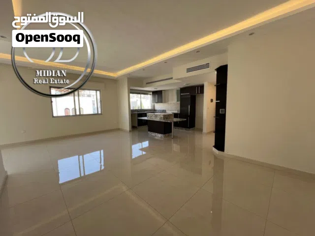 شقه فارغة للايجار الدوار السابع مساحات 100م تشطيبات سوبر ديلوكس تصلح للعرسان بسعر مميز