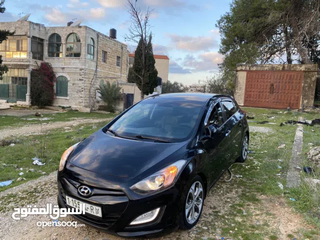 هونداي i30 فل اوتمات فل اضافات تبارك الله سيارة بحالة الشركة الله يبارك لصاحب النصيب..