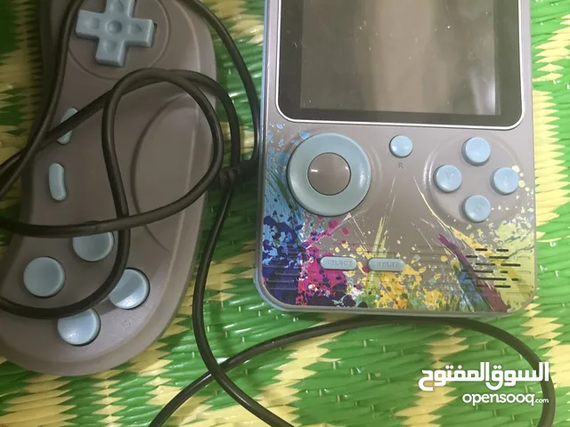 اتاري نضيف وجديد استعمال شهرين بس ولا يوجد خدمه توصيل وقابل للتفاوض في مدينه حمد ومافي خراب