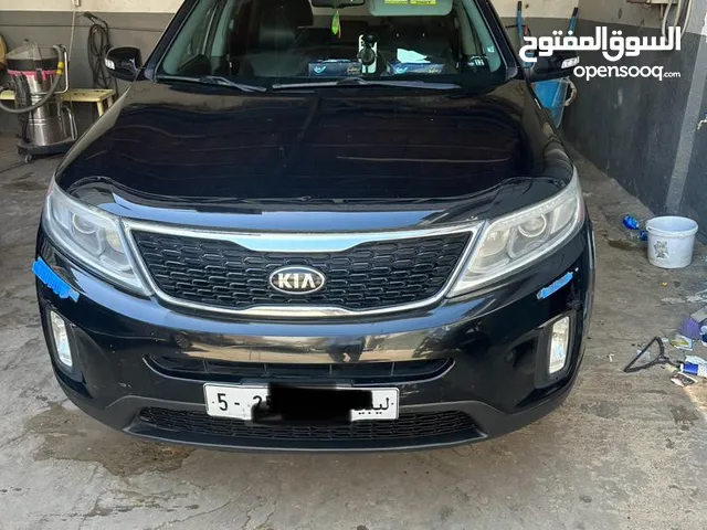 Used Kia Sorento in Tripoli